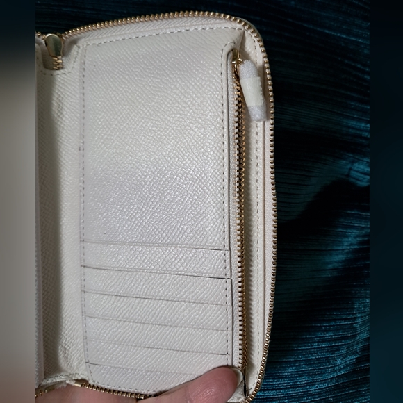 NWT Coach Gold Chalk Discontinued Leather Limited Edition Long Zip Around Wallet - Picture 7 of 13